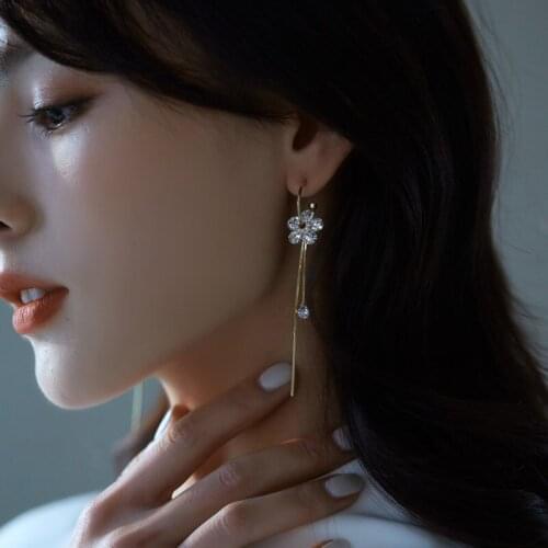 2021 New Womens Earrings Korean Luxurious Tassel Flower Long Earrings Elegant Fashion Crystal Drop Earrings Wedding Party Jewel