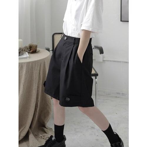 Womens summer new black retro breeches and breeches, female Korean version of college style shorts, loose fashion button design