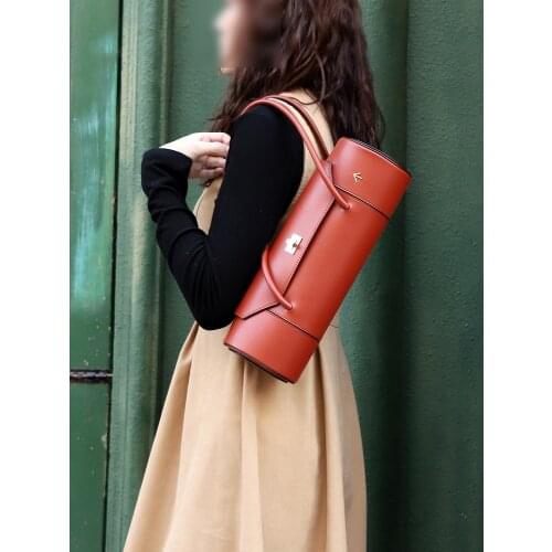 19 Autumn / Winter new hand-held leather handbag shoulder bag vintage Arrow London bag big