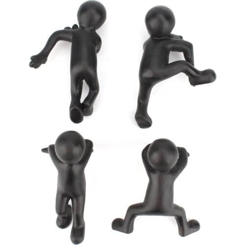 Creative Climbing Kung Fu Figure Ornament Simple Resin Micro Landscape Crafts for Home Garden Courtyard Decoration TS1