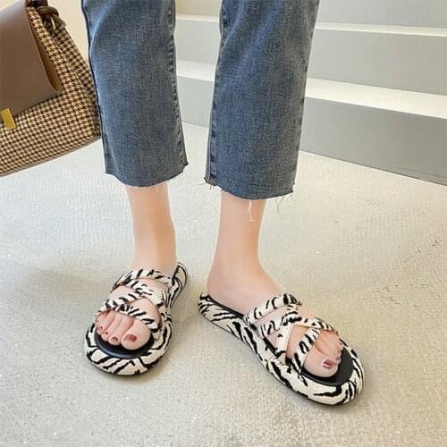2021 Women Flock Graffiti Slipper Woman Stripe Platform Slide Female Cross Tied Casual Flat Ladies Summer Beach Big Size Shoe