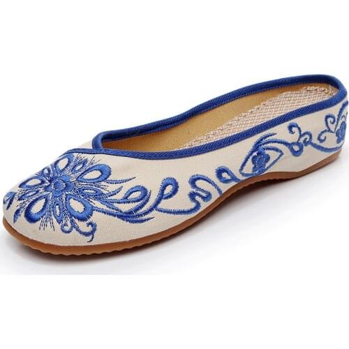 Vintage Ladies Casual Canvas Embroidered Close Toe Flat Shoes Autumn Women Comfort Chinese Cotton Embroidery Mules Slippers