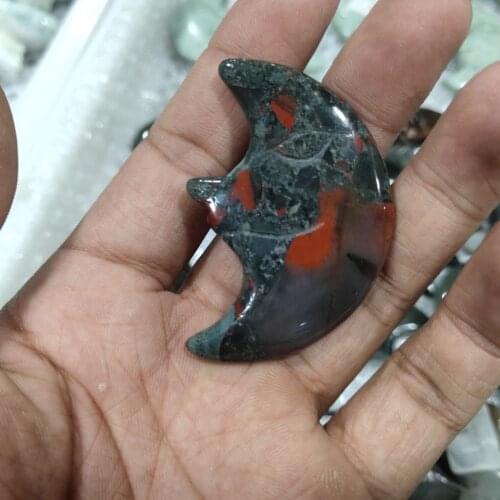 Natural Dragon Blood Stone Quartz Love Moon Shaped Stone Crystal Hand Carved Reiki Healing Home Decoration Crystals
