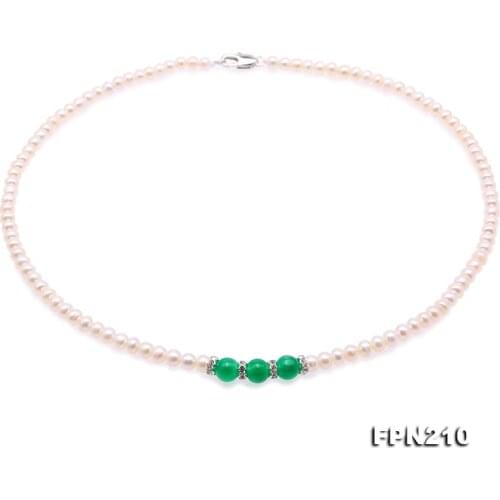 HAI YING WEI YE Necklaces