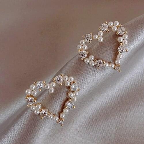 Love Pearl Stud Earrings Simple Cold Wind Net Red Temperament Female Earrings 2021 New Tide Personality Elegant Trend Earrings