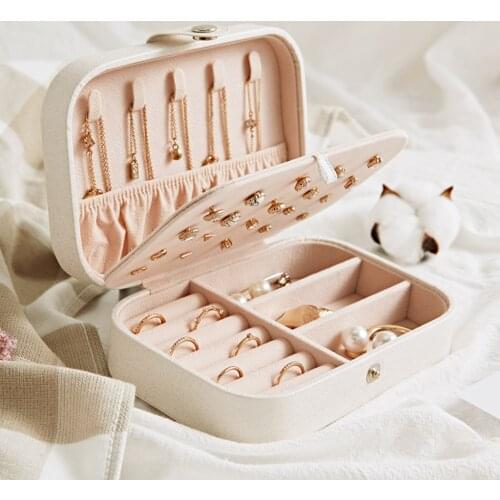 Travel Portable Jewelry Box PU Leather Jewelry Organizer Display Travel Case Storage Large Space for Necklace Earrings Rings