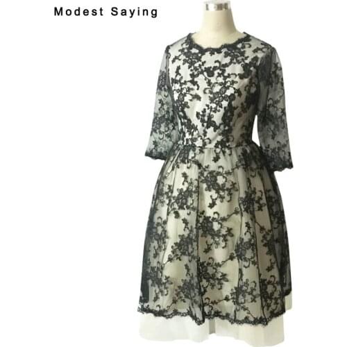 Elegant Half Sleeves Black Lace Cocktail Dresses 2017 Knee Length Prom Gowns with Champagne Tulle Inside robe de cocktail TC31