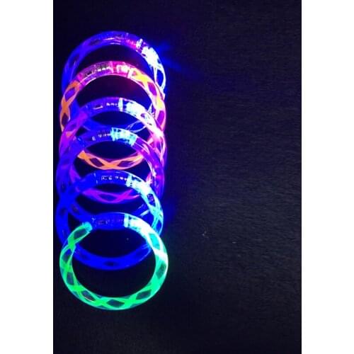 100pcs/lot Light Up Toys Acrylic Led Bracelets Flashing Wristbands Luminous Rave Kids Gift Party Accessory Decoration Supplies