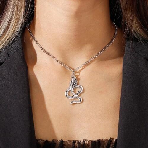 Vintage Animal Snake Pendant Necklace Women Neck Jewelry Minimalist Style Alloy Trendy Female Birthday Jewelry Gift Party