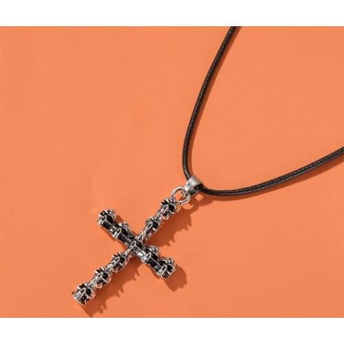 Fashion Gothic Skull Cross Pendant Necklace Punk Hip Hop Necklace Accessories For Men Women Creative Nightclub Jewelry Gift