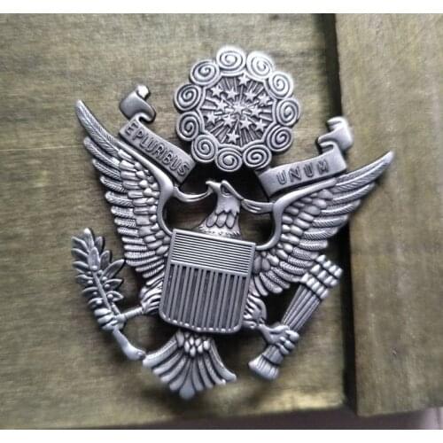 WWII ERA US Officer ARMY PLURIBUS UNUM EAGLE CREST EMBLEM CAP BADGE HAT PIN GRAY
