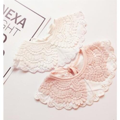 European Newborn Baby Lace Bib 100% Cotton Princess Bib Adjustable White and Pink Baby Feeding Bib Infant Baby Accessories