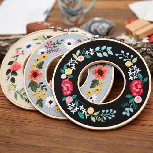 Printed Embroidery Kit with 2 pcs Bamboo Hoop DIY Needlework Cross stitch for Beginner Sewing Art Painting Craft Home Decor
