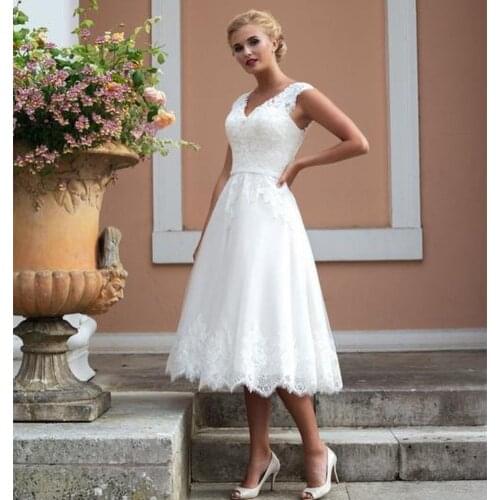 Wedding Dress Short V-Neck Lace Appliques Sleeveless Knee Length Brides Gowns 2021 Simple Charming With Belt Sashes Customszie