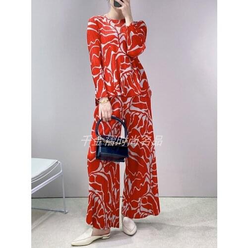 HOT SELLING Miyake new Style o-neck long sleeve Side split T-shirt in the fold pants printing two-piece outfit IN STOCK