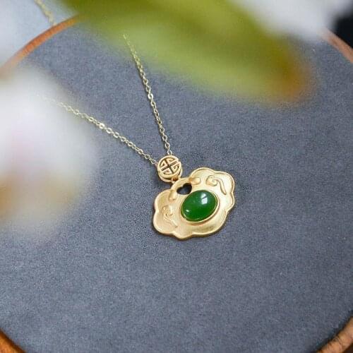 Natural Hetian Jade Xiangyun Lock of Good Wishes Pendant S925 Sterling Silver Jade Necklace to Give Mom Birthday Gift