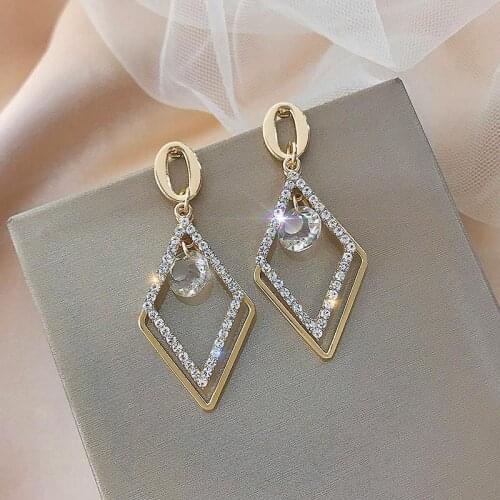 Sweet Girl Earrings Fashion New Earrings Geometric Hollow Diamond Crystal Trend Temperament Personality Wild Earrings Oorbellen