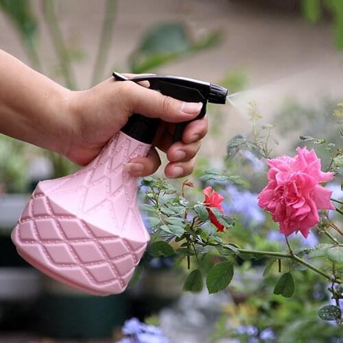 500ml Geometric Design Empty Spray Bottle Plastic Watering The Flowers Water Spray for Salon Plants Sprayers Candy Color Hot