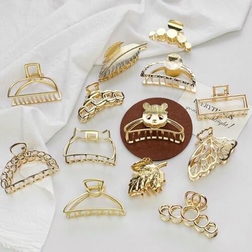 New Cartoon Hollow Metal Hair Claw For Women Geometric Bathing Hair Clips Korean Girls Hairpins Barrettes Hair Accessories