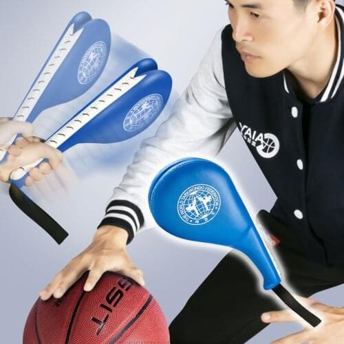 Big Paws Padded Blocking Guards Great Defender Simulation for Basketball Football Lacrosse Training 1pc