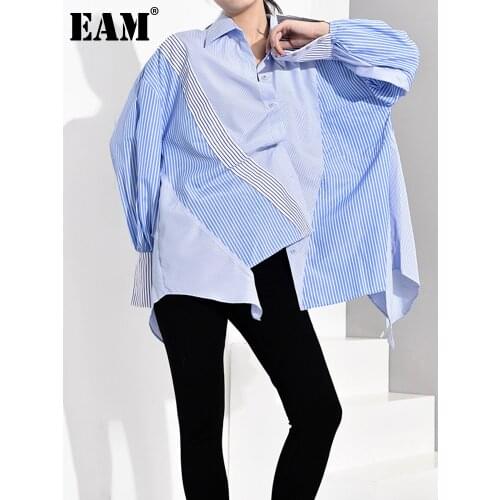 [EAM] Women Blue Striped Asymmetrical Oversized Blouse New Lapel Long Sleeve Loose Fit Shirt Fashion Spring Autumn 2021 JZ6870