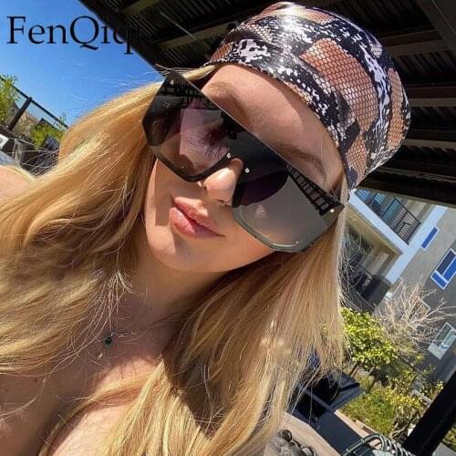 Oversized Black Sunglasses Women Men Luxury Flat Top Eyeglasses Big Frame Rivet Shades Sunglasses Oculos De Sol