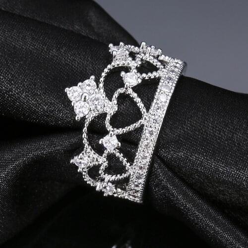 Luxury Charm Trendy Love Heart Crown Crystal Ring For Women Elegant Silver Color Finger Rings Womens Jewelry Accessories Gifts