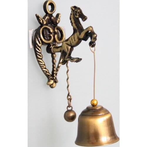 1PC Wind Chime Retro Nostalgic Style Animal Pendant Bells Door Metal Iron Bell Wind Chime Ornament Wall Horse Elephant Owl Shape