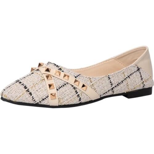 2020 Spring New Fashion Soft Bottom Women Shoes Loafers Pointed Toe Casual Shoes Woman Flats Slip on Shallow Rivet Flat Shoes