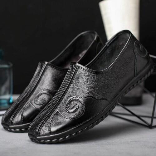 Soft Leather Shoes Men Slip On Falts Casual Shoes 2021 Spring New Father Casual Leather Shoes Sneakers Black