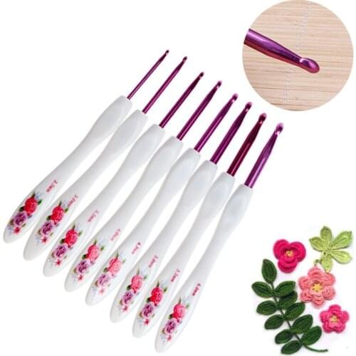 8 Size Crochet Hook Knitting Needles Set Plastic Grip Handle 2.5mm-6mm Loom Tool