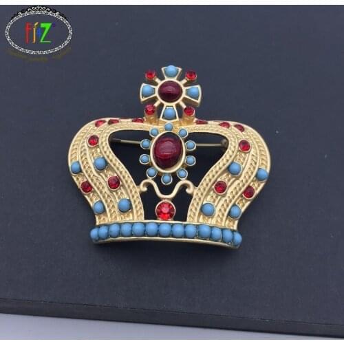 F.J4Z New Fashion Luxurious Red Rhinestone Beaded Crown Broochsfor Women Coats Jewelry Scarfs Pins Accessories Broch Bijoux