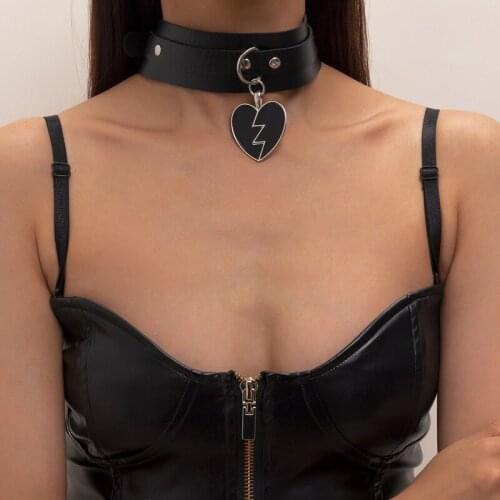 Womens Neck Chain Goth Necklaces Harajuku Heart Shaped Pendant Cool Girl Jewelry Accessories Trend Punk Sexy Women Necklace