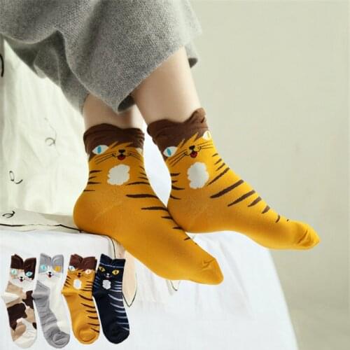 Recommend !!women cartoon socks 4 pairs/lot autumn winter funny cat sock lady and women art cotton sock girl