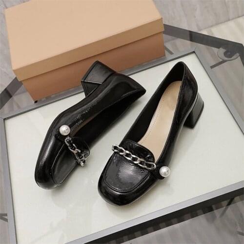 Pearl Chain Single Shoes 4.5CM Thick Heel Square Toe Black High Heels Women Patent Leather Loafers 2021 New Mid-heel Shoes