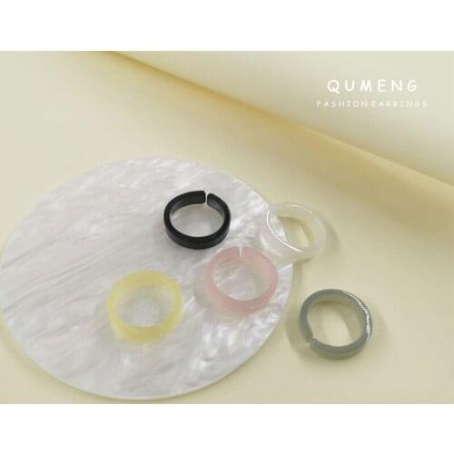 QUMENG 2021 Hotsale European Design Minimalist Color Translucent LuminousAcrylic Resin Five Piece Ring Set INS Custom Wholesale