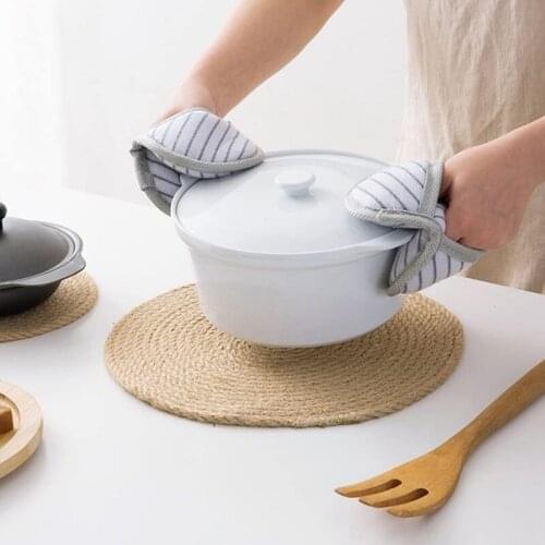 Hot Round Braided Placemats Set of 8 Natural Jute Handmade 11.8 Inch Heat Resistant Thick Hot Pads Mats