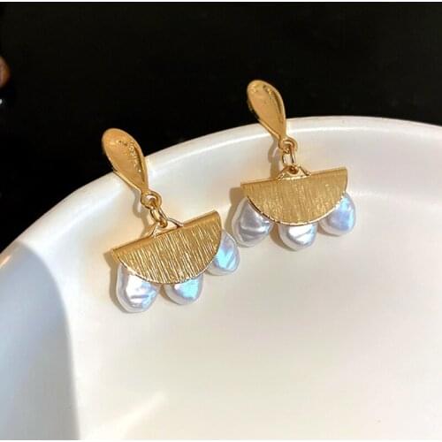 VSnow Luxury Gold Color Sector Geometric Dangle Earring for Women Freshwater Pearl Long Tassel Metallic Earring Jewellery