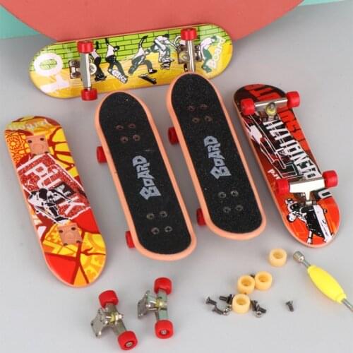 Mini Finger Skateboard Plastic Finger Skate Creative Decompression Toy 1Set Mini Scooter Two Wheel Scooter Childrens Educationa