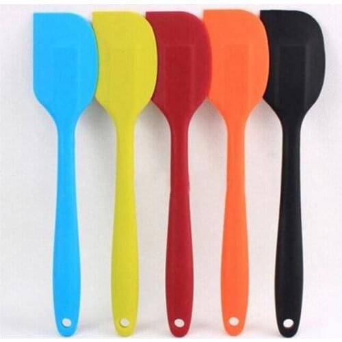 Cake Cream Butter Spatula Mixing Scraper Brush Cake Tools ZT Silicone Cake Scraper Random Color 1PCS