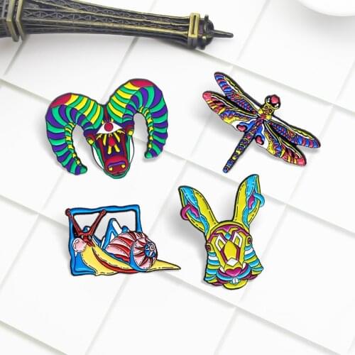 Rainbow Animal Enamel Pins Bull Sheep Rabbit Head Dragonfly Snail Badge Custom Brooch Bag Lapel for LGBT Design Friends Jewelry