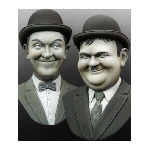 New Unassembled 1/10 ancient man with smile include 2 bust Resin Figure Unpainted Model Kit