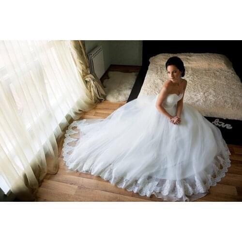 Hot Sale Sweetheart A-Line Wedding African Dresses Tulle Court Train Lace Appliques Bridal Gowns 2021 Robe de mariage