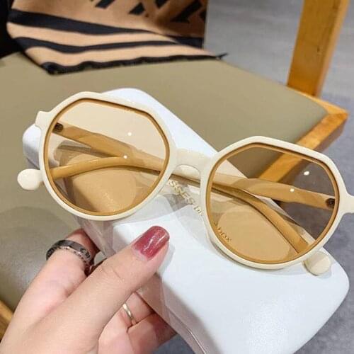 2021 new sunglasses female tide anti-ultraviolet ins street shooting retro big face thin sunglasses