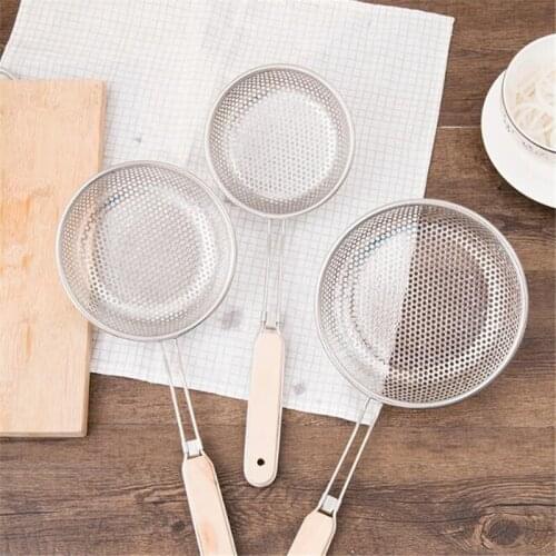Stainless Steel Wire Fine Mesh Oil Strainer Kitchen FlourWooden Handle Tea Mesh Strainer Colander Sieve Filter Sifter Colanders