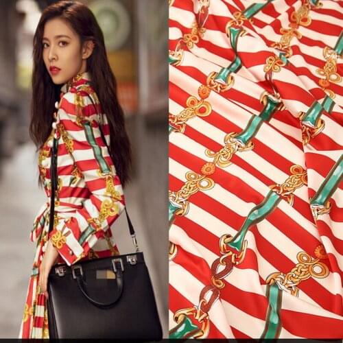 European brand new digital printing fabrics, chain skirts, sewing fabrics, factories and shops are not out of stock