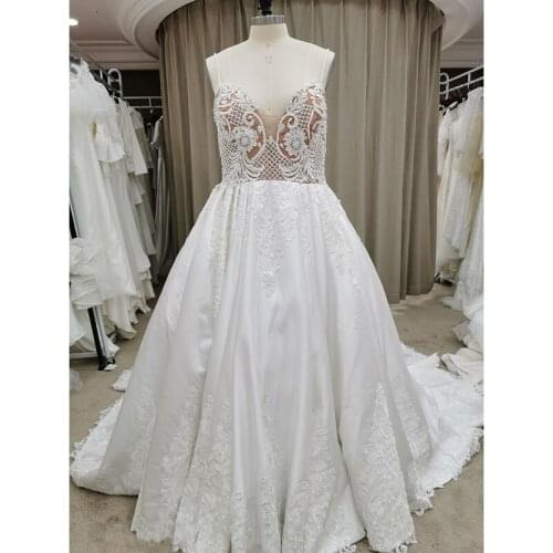 Luxury Appliqued Beads Wedding Ballgown Sweetheart Thin Straps Backless New Bridal Gown With Long Train Vestido De Noiva #8098
