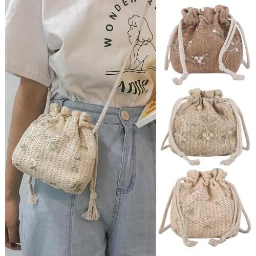 Bohemia Straw Woven Drawstring Bucket Bag Shoulder Handbags Lady Lace Flower Decor Bucket Tote Shoulder Crossbody Messenger Bag