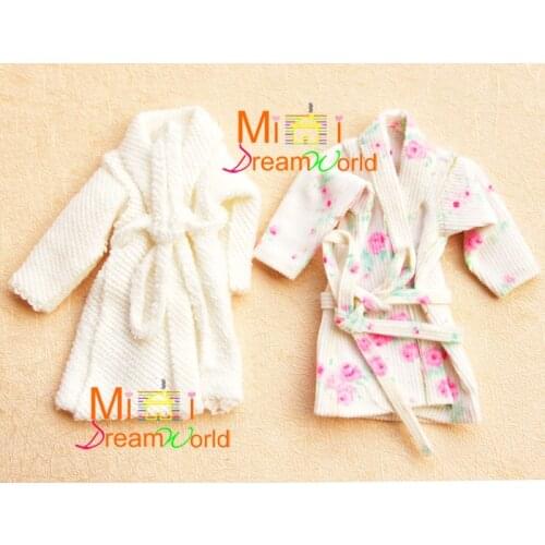 G05-X4349 children baby gift Toy 1:12 Dollhouse mini Furniture Miniature rement Rose bathrobe gown 1pcs