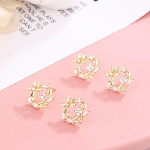 JrSr Women's Gold Earrings